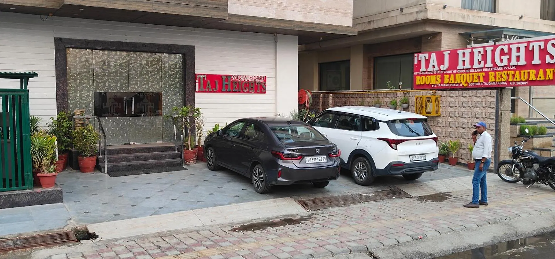 Hotel Taj Heights Agra