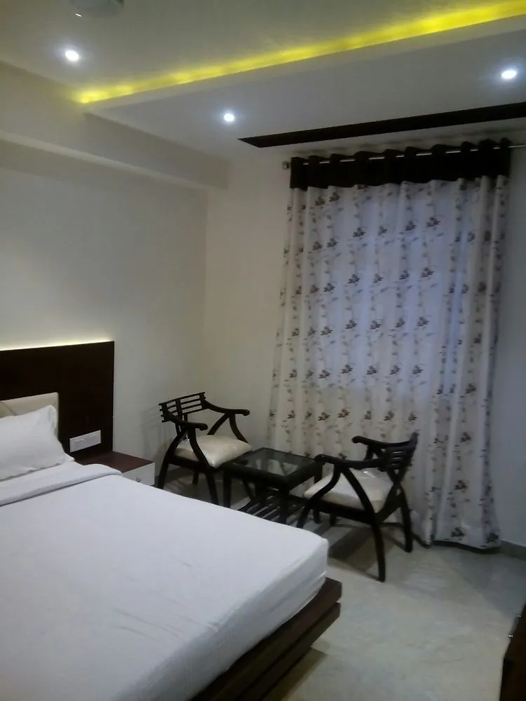 Hotel Taj Heights Agra