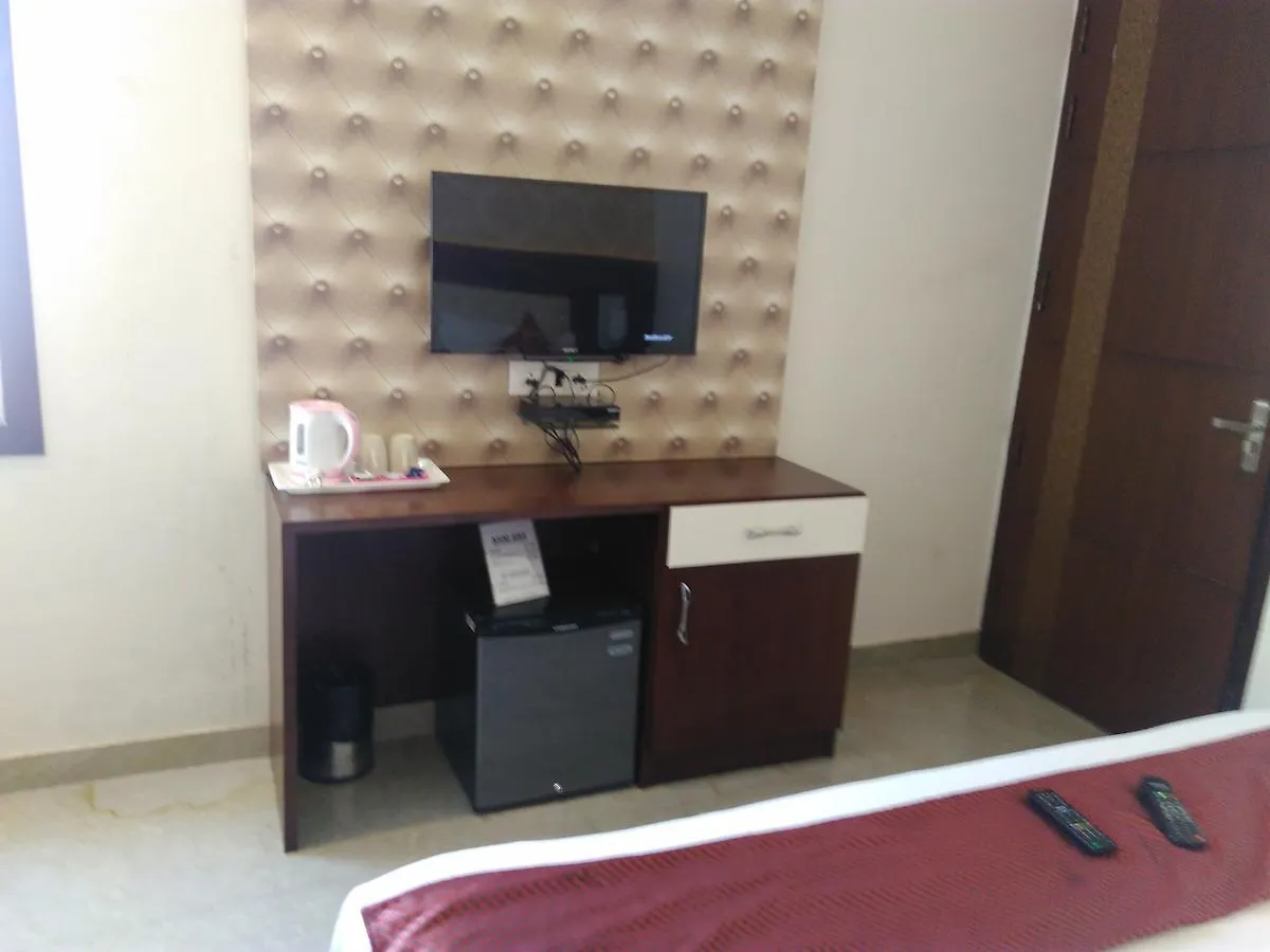 Hotel Taj Heights Agra