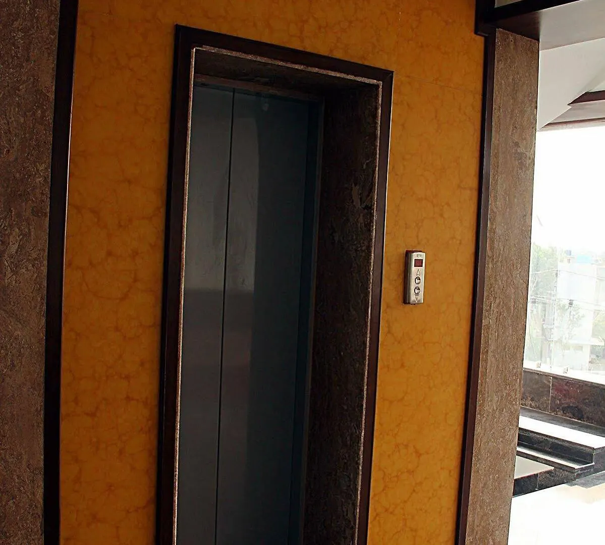 Hotel Taj Heights Agra  Agra (Uttar Pradesh)