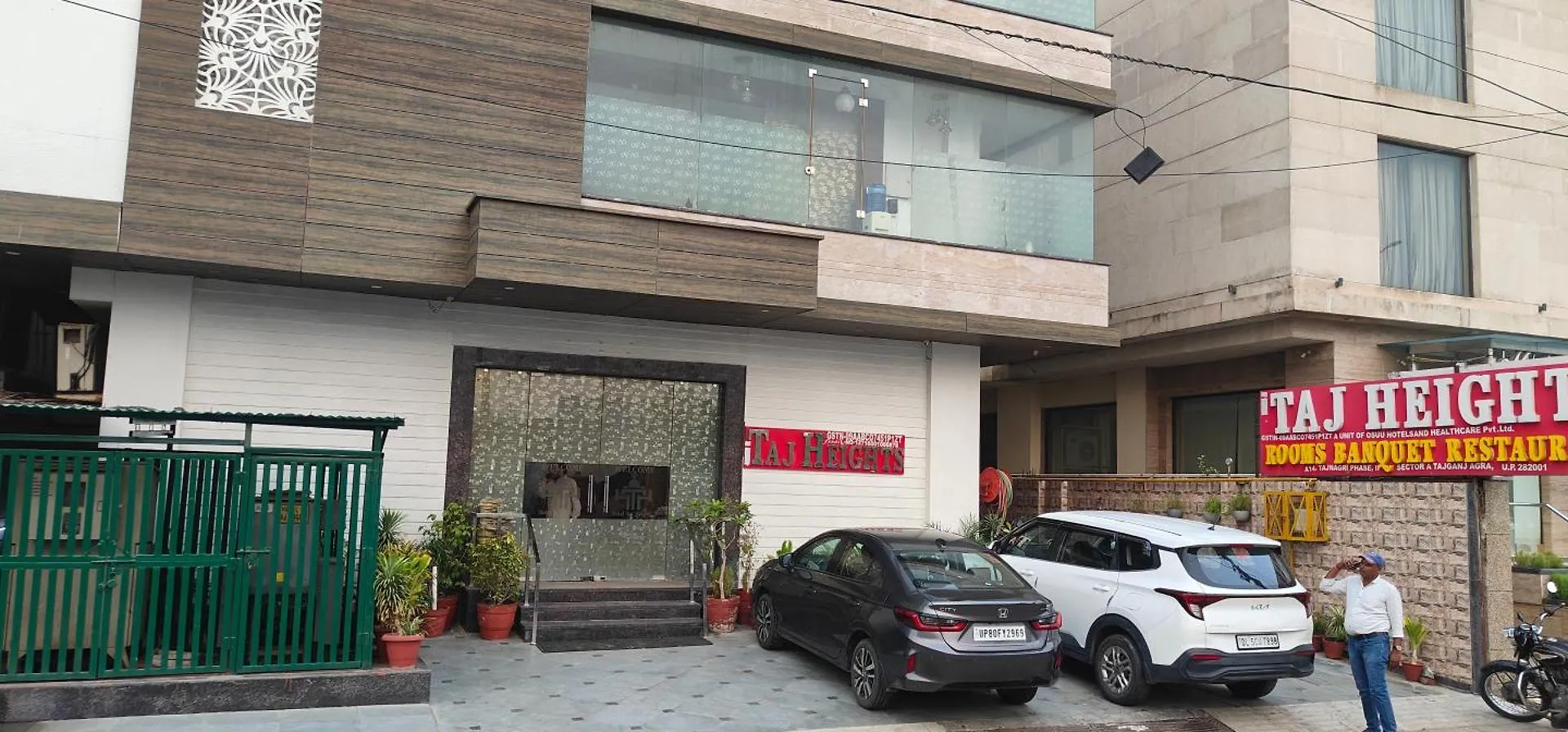 Hotel Taj Heights Agra