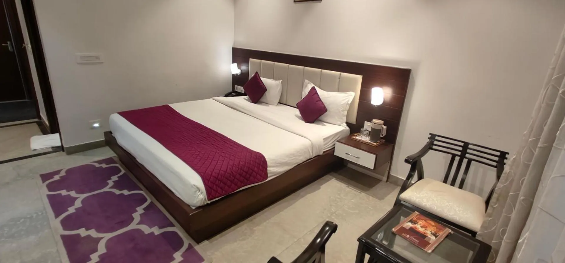 Hotel Taj Heights Agra  3*, Agra (Uttar Pradesh)