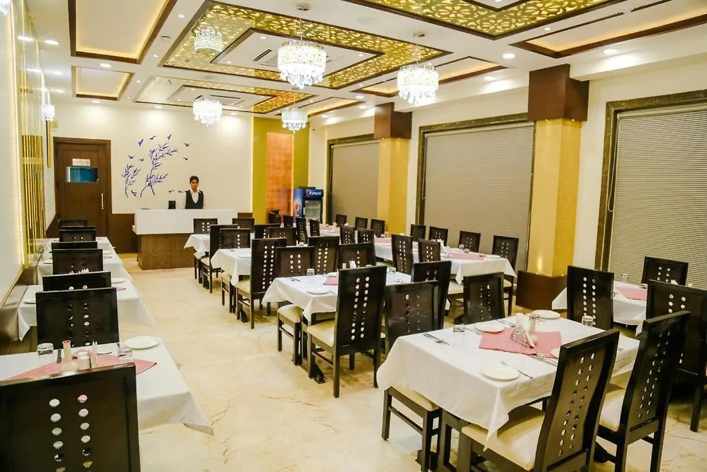 Hotel Taj Heights Agra   Agra (Uttar Pradesh)