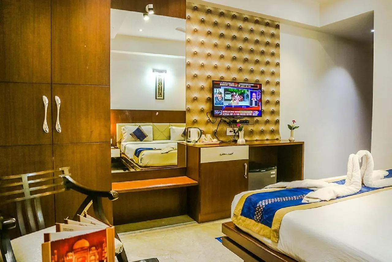 Hotel Taj Heights location