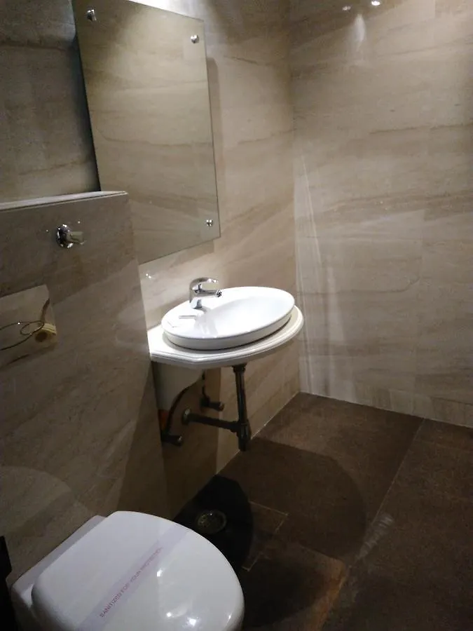 Hotel Taj Heights Agra   Agra (Uttar Pradesh)